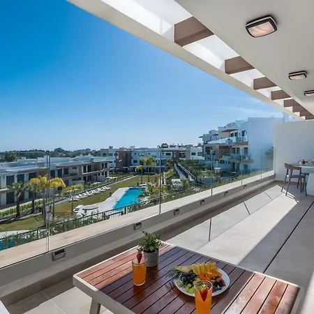 Newly Built 2 Bdrm Modern Oasis W Gym & Pool Lejlighed