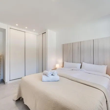 Newly Built 2 Bdrm Modern Oasis W Gym & Pool Lejlighed Estepona