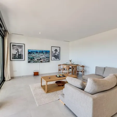 Lejlighed Newly Built 2 Bdrm Modern Oasis W Gym & Pool Estepona
