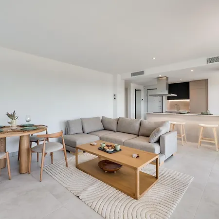 Apartment Newly Built 2 Bdrm Modern Oasis W Gym & Pool