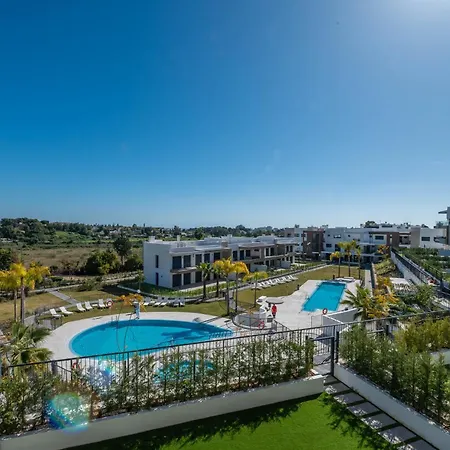 Newly Built 2 Bdrm Modern Oasis W Gym & Pool Lejlighed *