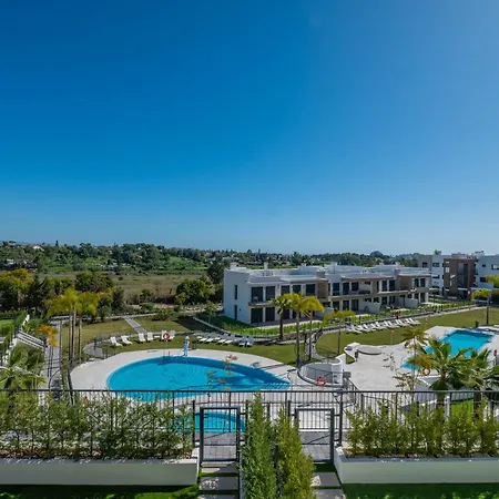 Newly Built 2 Bdrm Modern Oasis W Gym & Pool